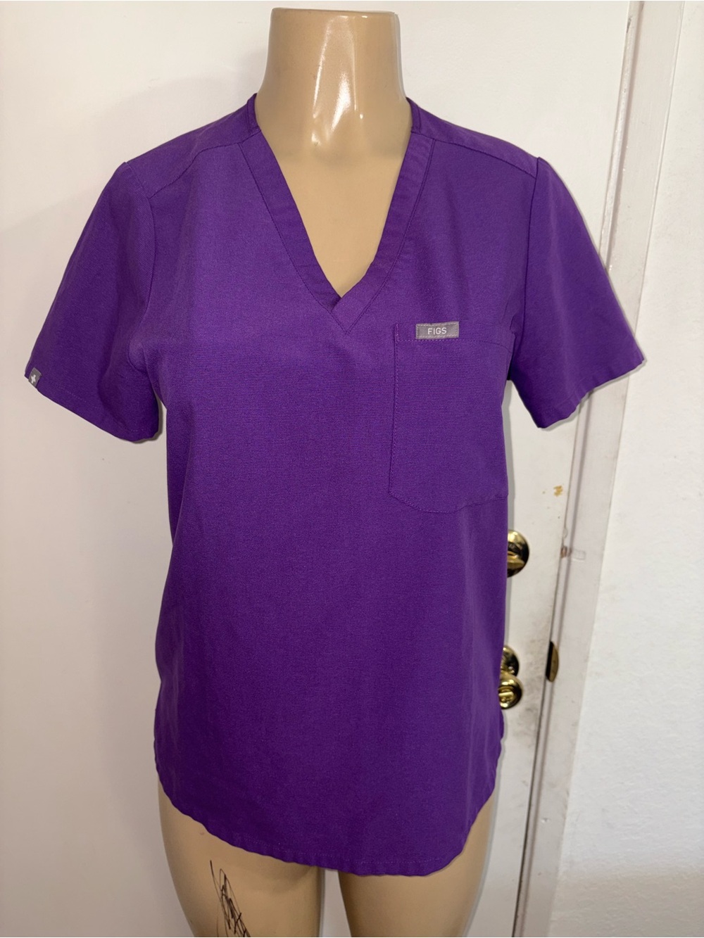 FIGS Women's V-Neck Scrub Top in Purple small
